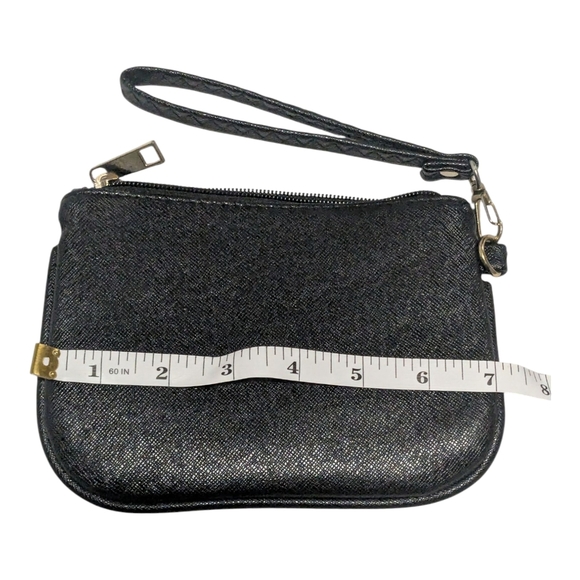 Elegant Black Wristlet Clutch - Picture 4 of 7